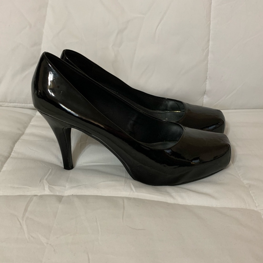 Candie’s Shiny Black Heels